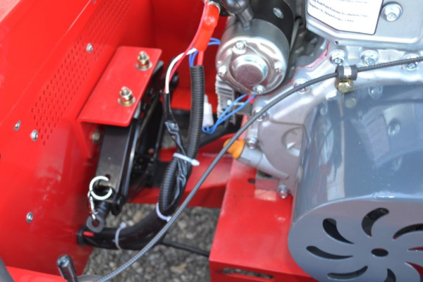 Alpenmäh PMK 1200 Ferngesteuerter Y Schlegelmulcher mit Hybrid Antrieb